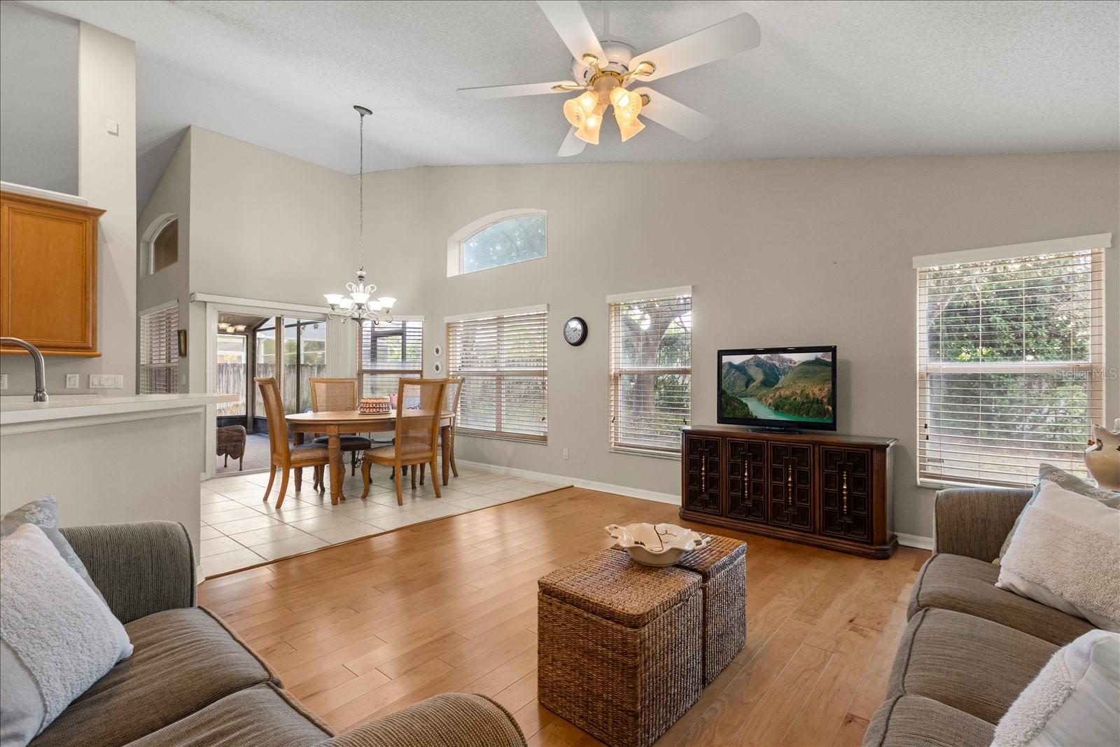 Image 11 of 37 For 2531 Walnut Heights Road