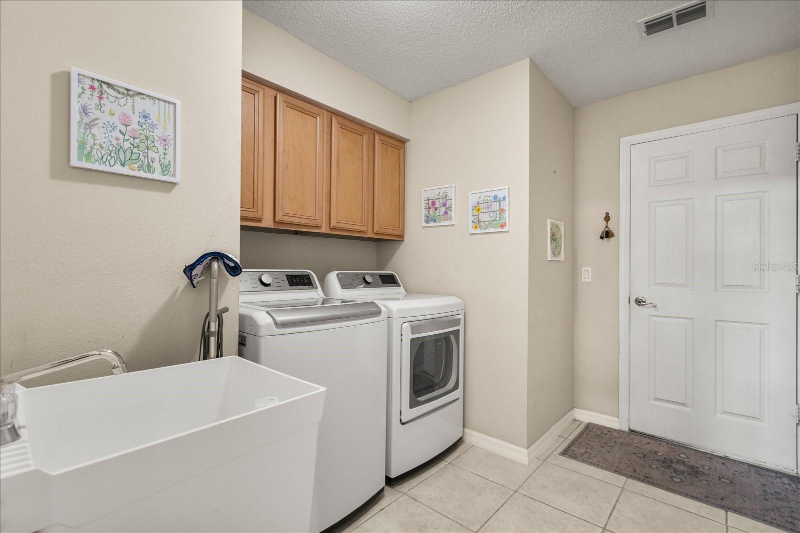 Image 21 of 37 For 2531 Walnut Heights Road