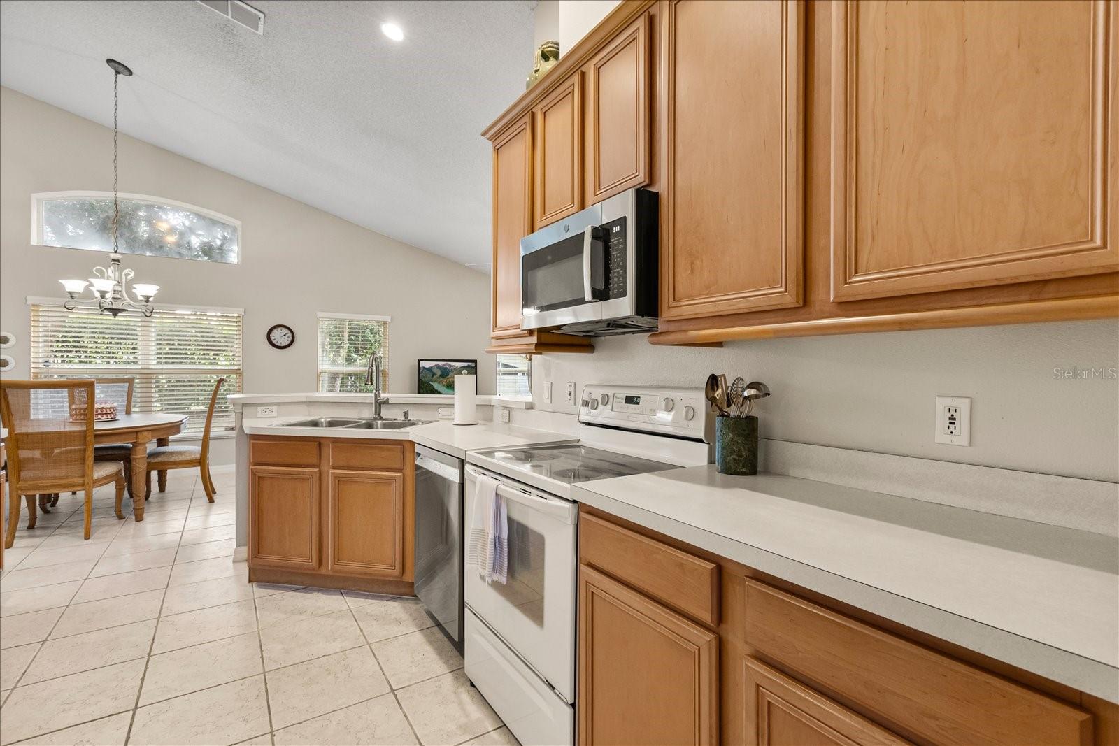 Image 5 of 37 For 2531 Walnut Heights Road