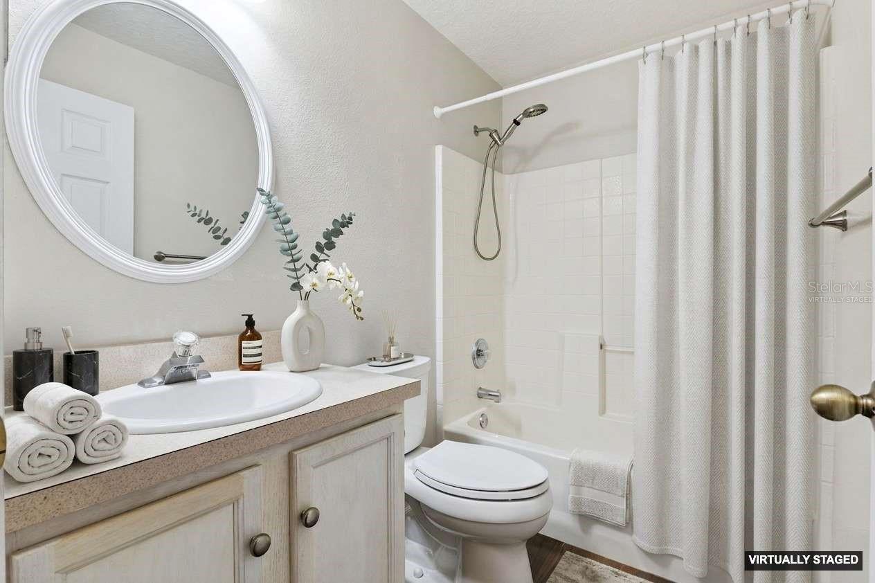 Image 18 of 37 For 884 Belhaven Drive