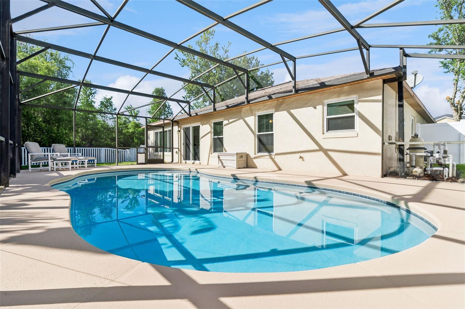 Image 22 of 37 For 884 Belhaven Drive