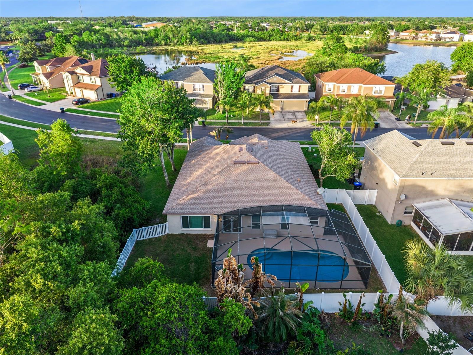 Image 24 of 37 For 884 Belhaven Drive