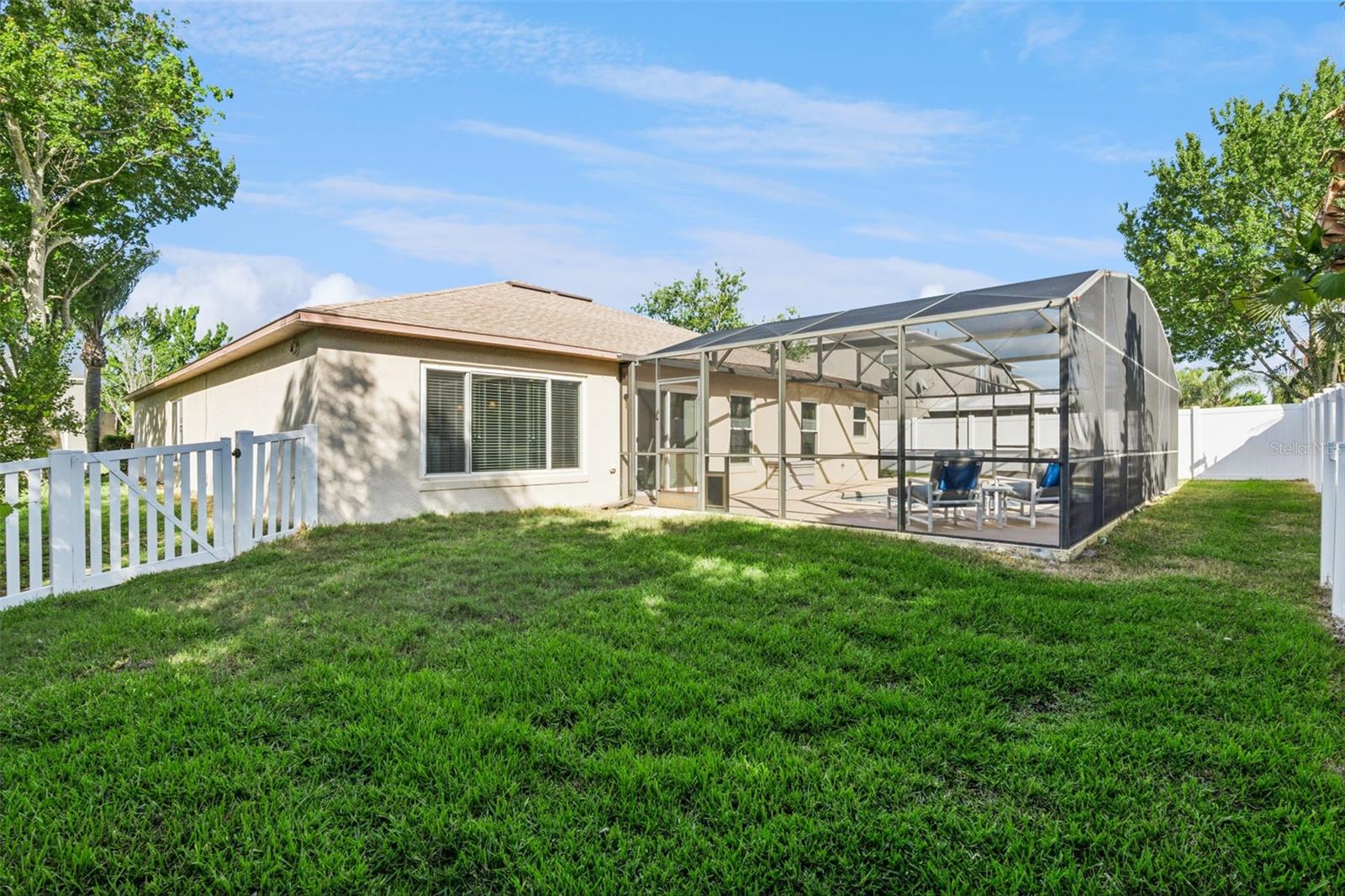 Image 28 of 37 For 884 Belhaven Drive