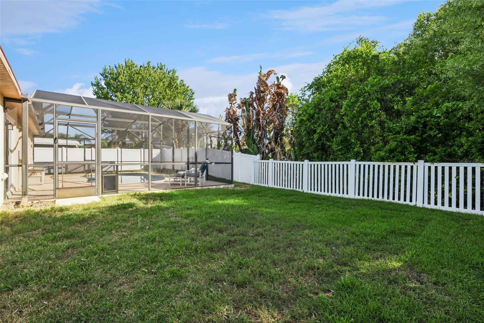 Image 29 of 37 For 884 Belhaven Drive