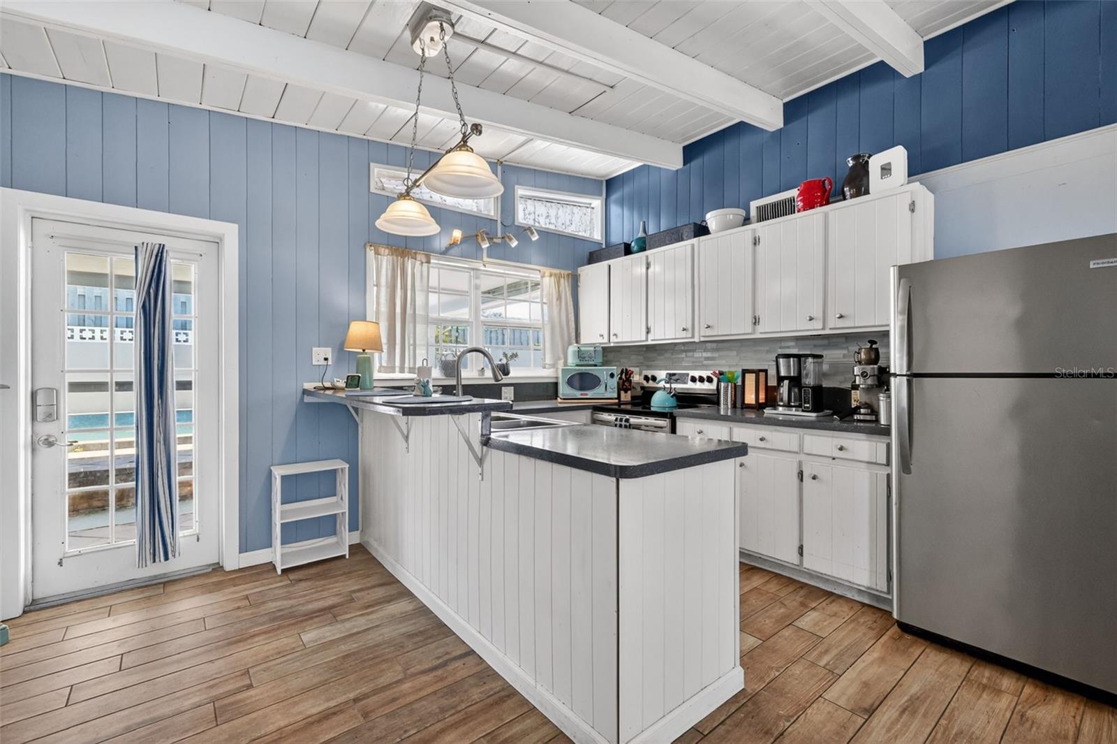 Image 5 of 26 For 3917 Cardinal Boulevard