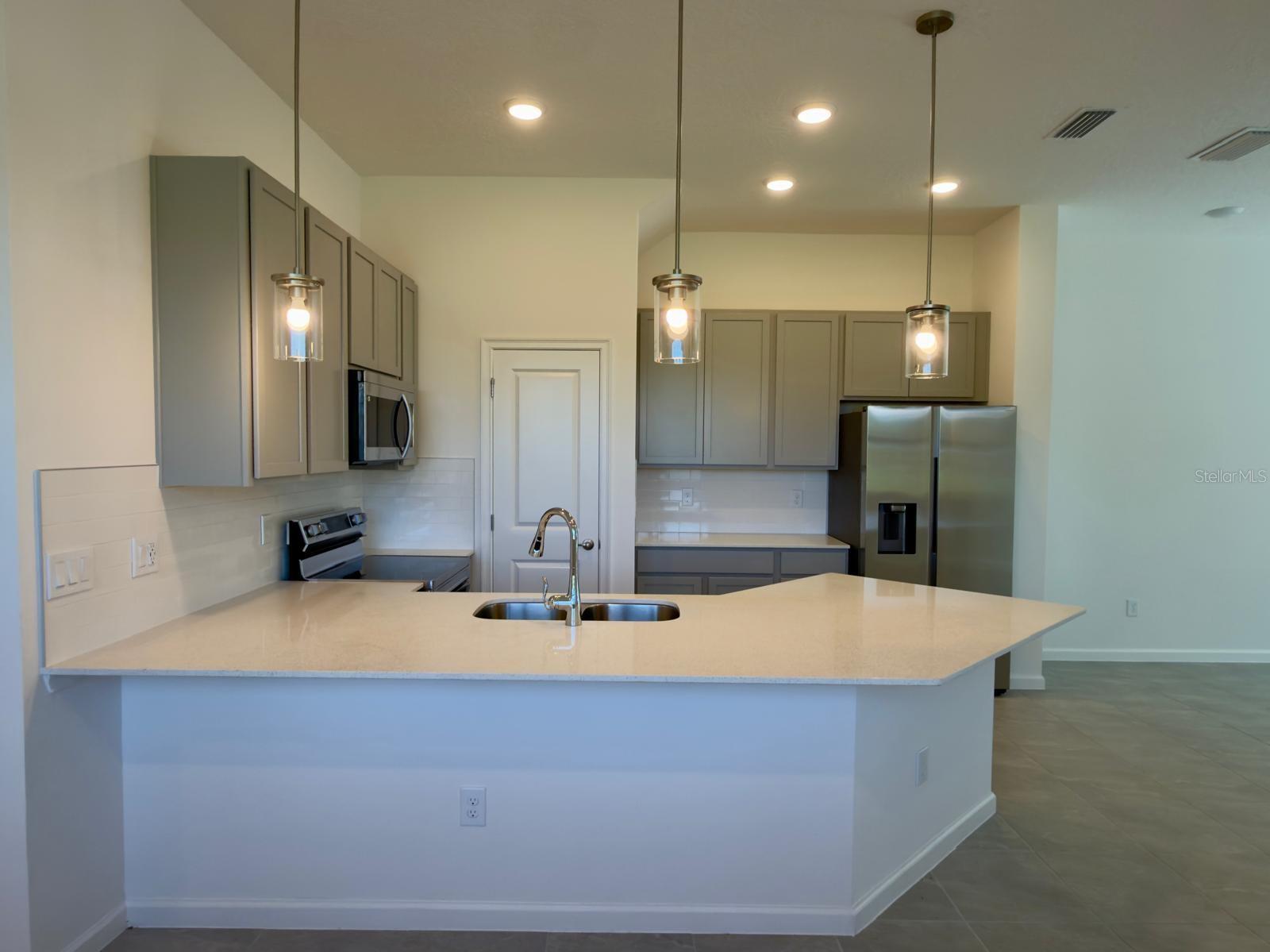 Image 5 of 29 For 10592 Ebb Tide Lane