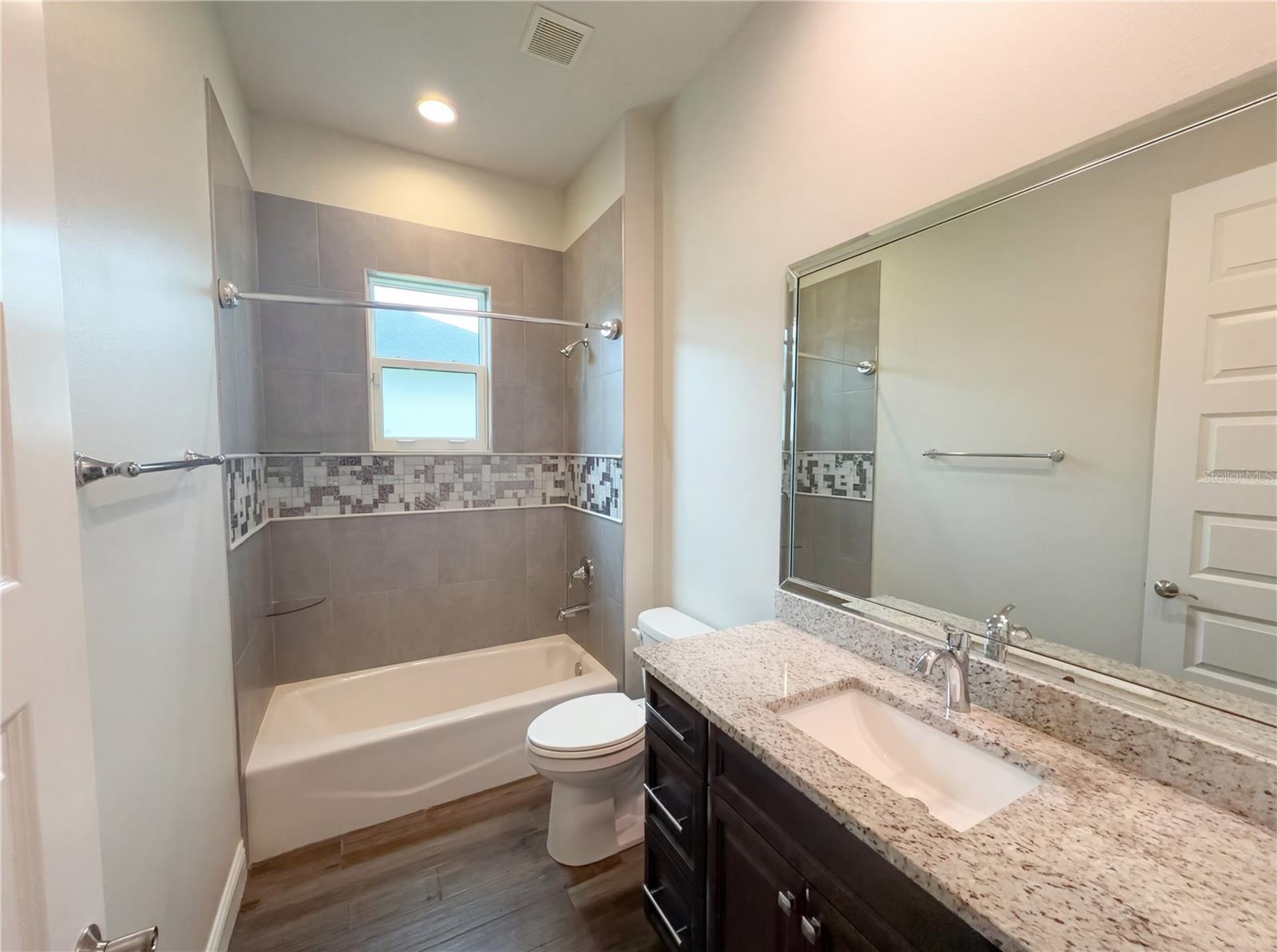 Image 25 of 30 For 4921 Deckside Loop