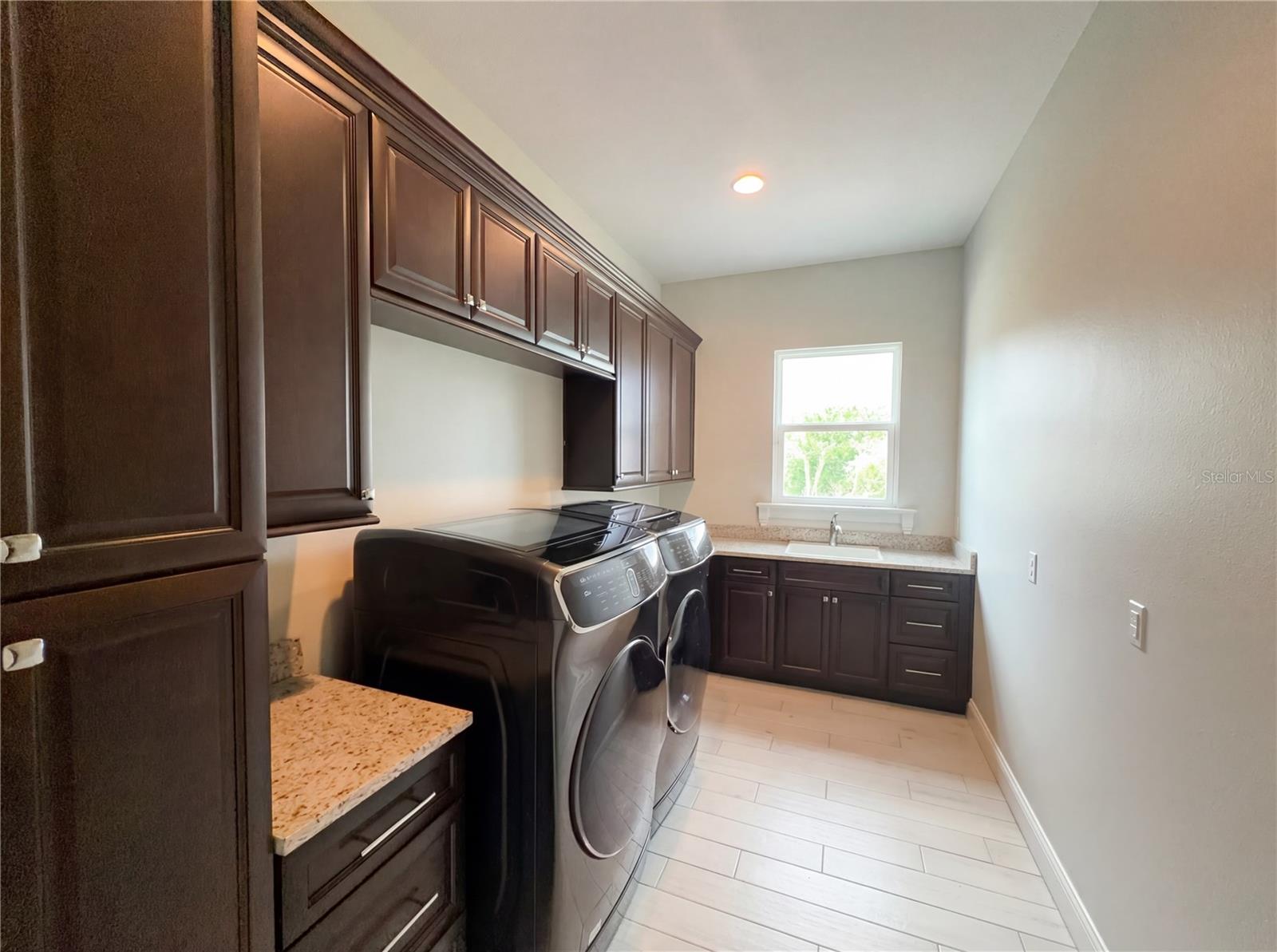 Image 26 of 30 For 4921 Deckside Loop