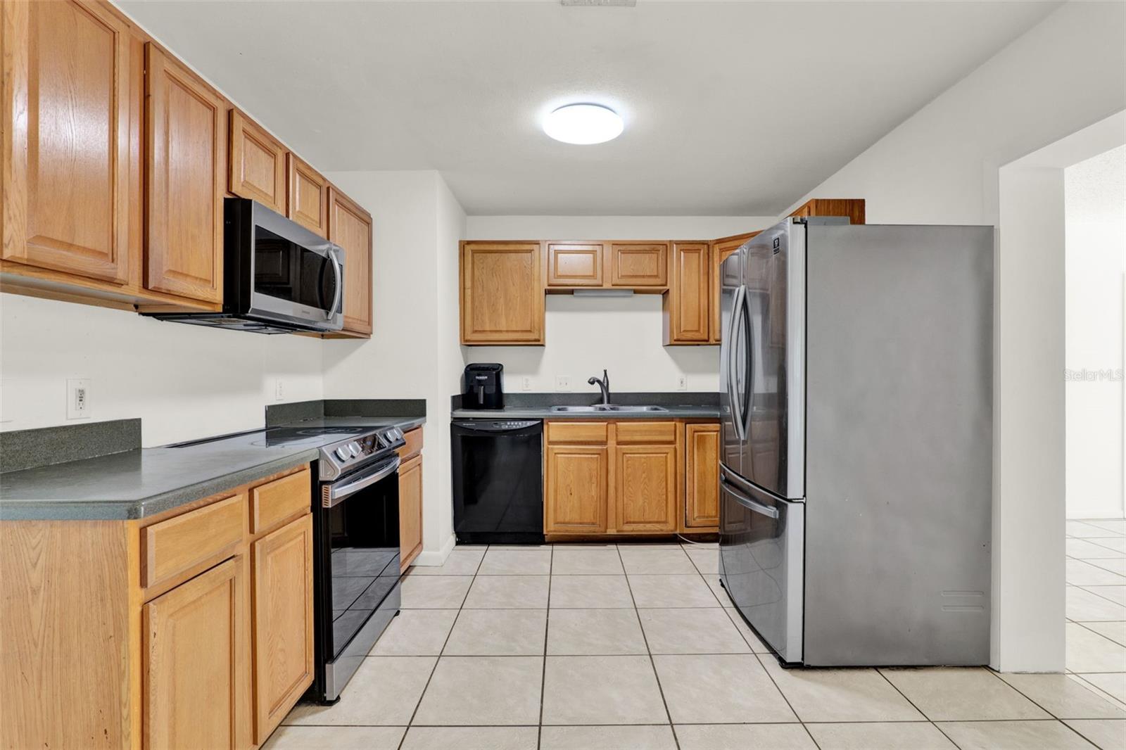 Image 5 of 16 For 417 Tampa Avenue