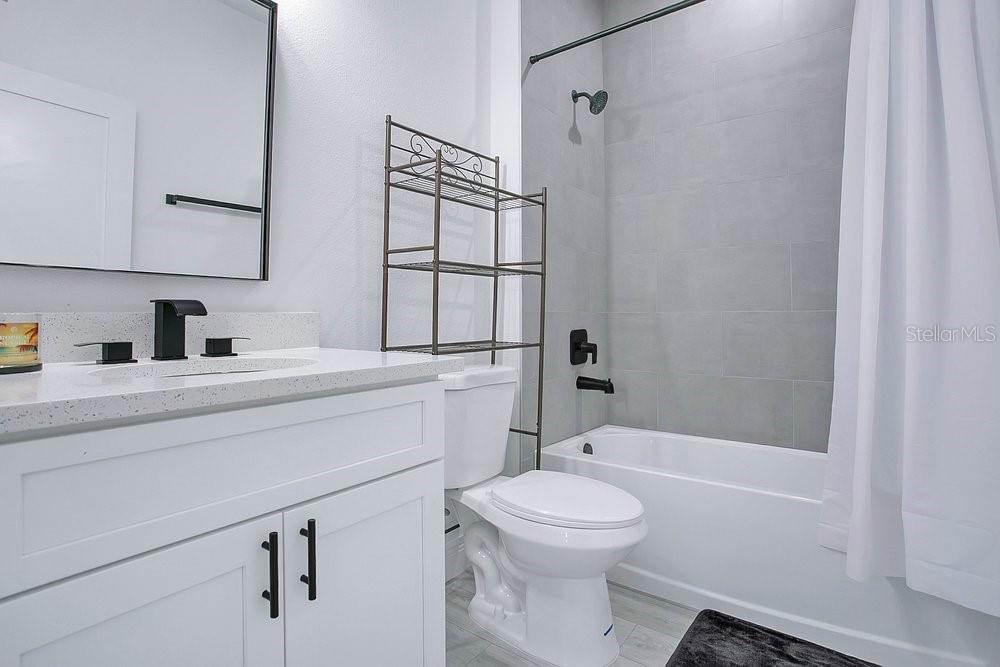 Listing photo id 12 for 16175 24th Court Road