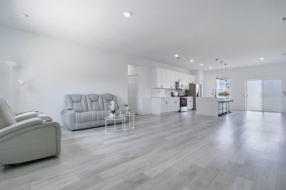 Listing photo id 1 for 16175 24th Court Road