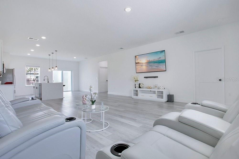 Listing photo id 2 for 16175 24th Court Road