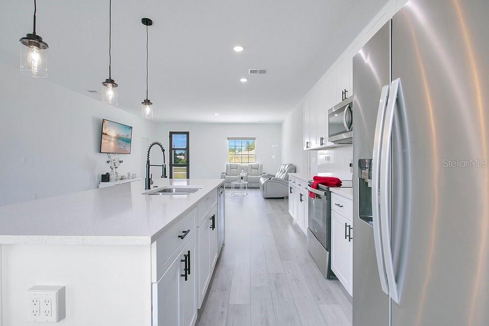 Listing photo id 5 for 16175 24th Court Road