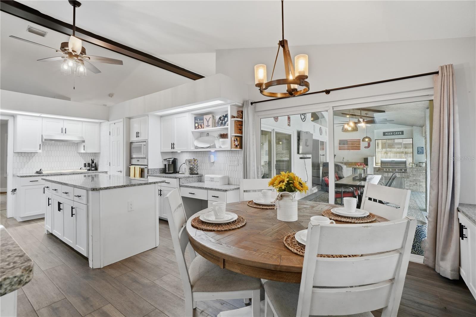 Image 18 of 62 For 684 Olean Court