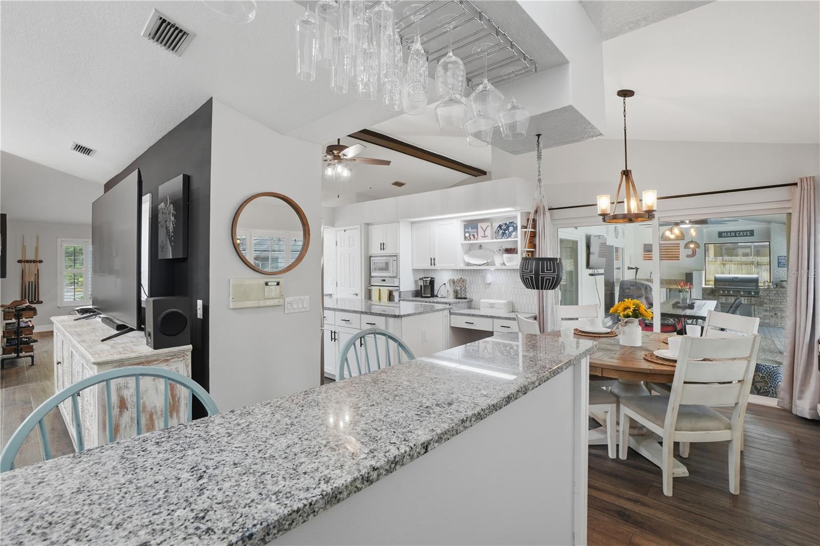 Image 21 of 62 For 684 Olean Court