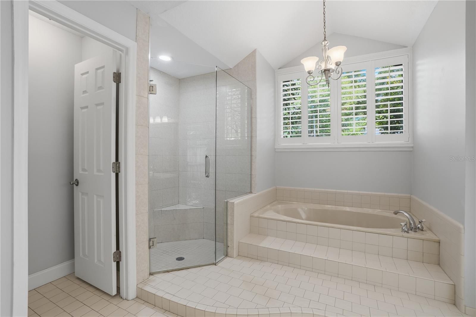 Image 30 of 62 For 684 Olean Court