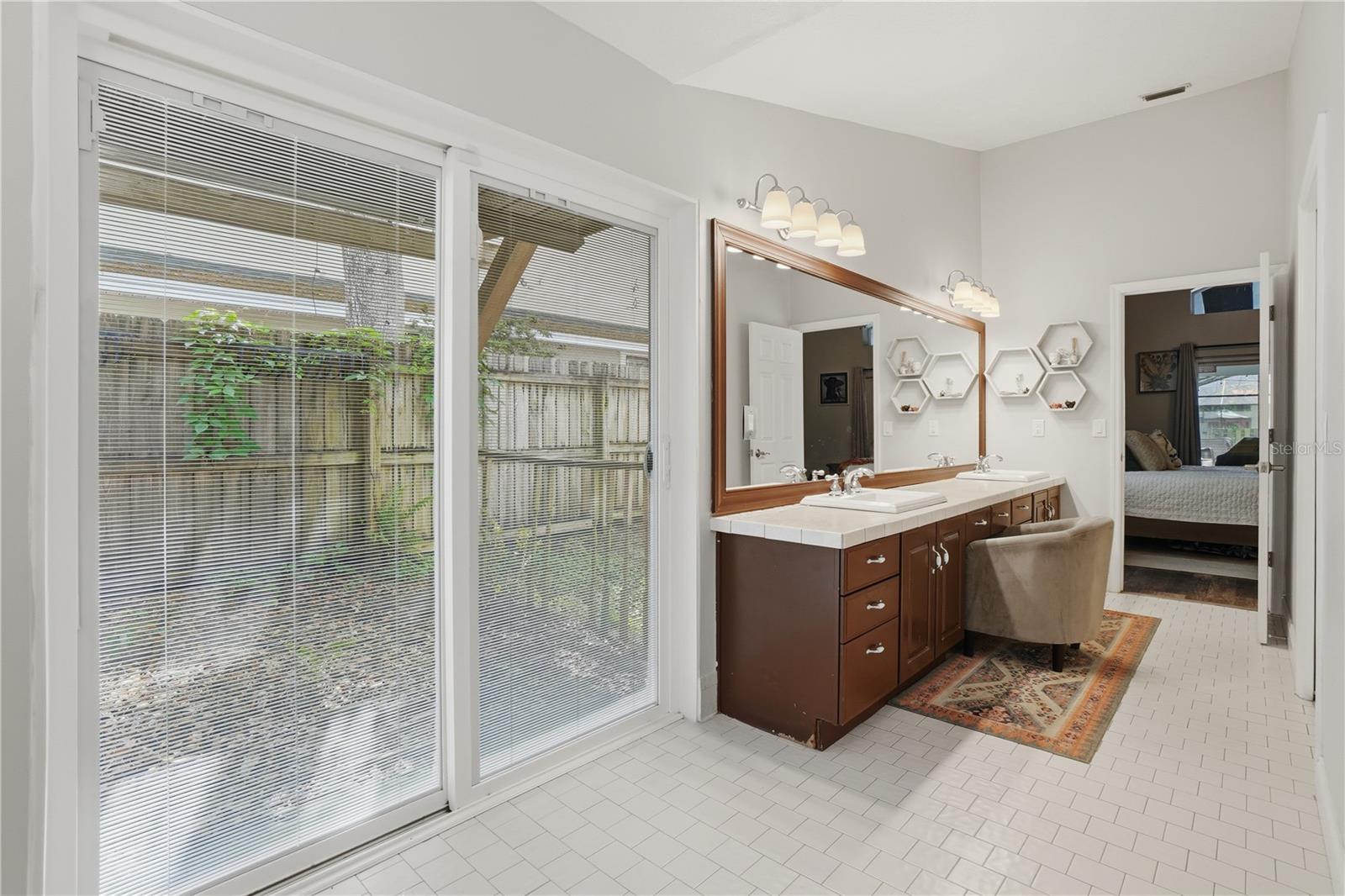 Image 31 of 62 For 684 Olean Court