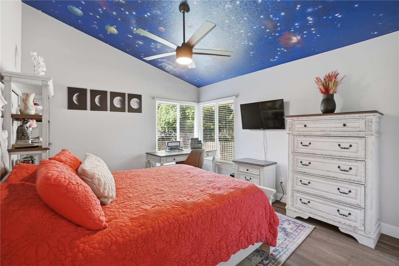 Image 35 of 62 For 684 Olean Court