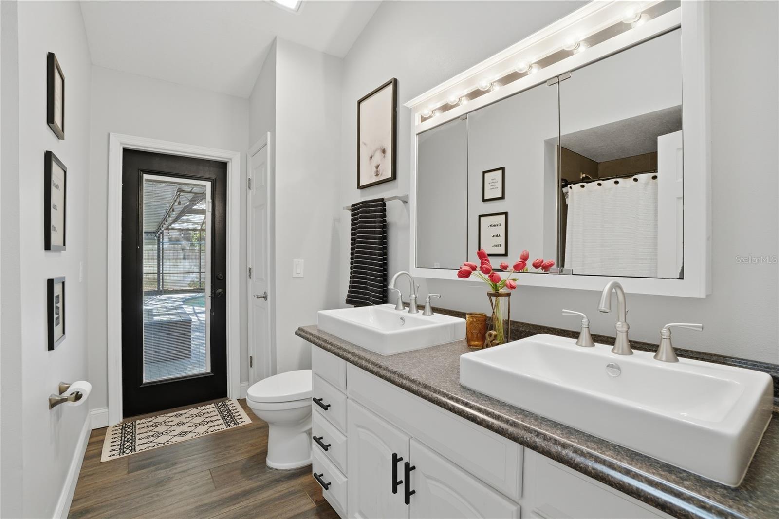 Image 37 of 62 For 684 Olean Court