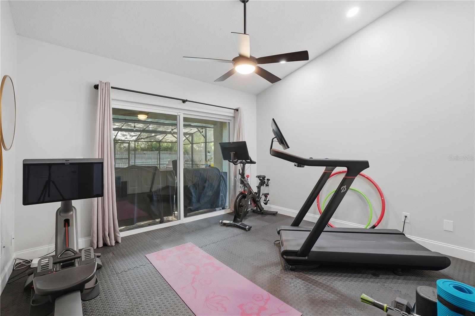 Image 38 of 62 For 684 Olean Court