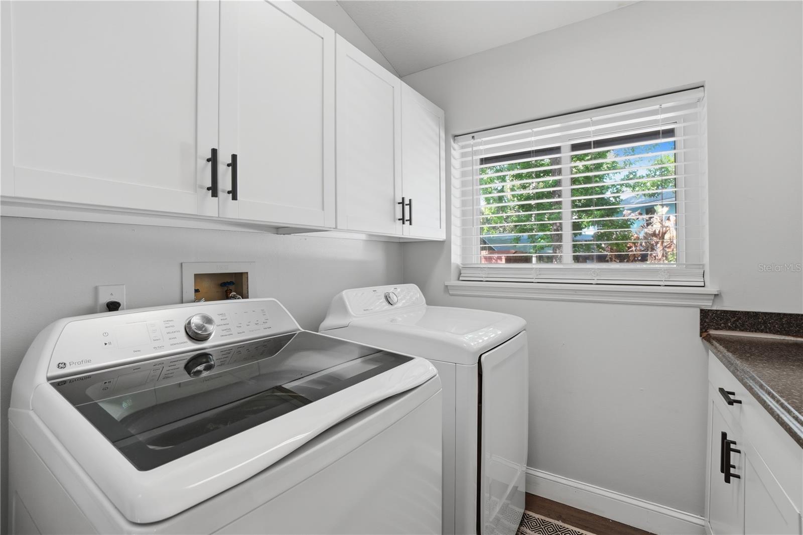 Image 43 of 62 For 684 Olean Court