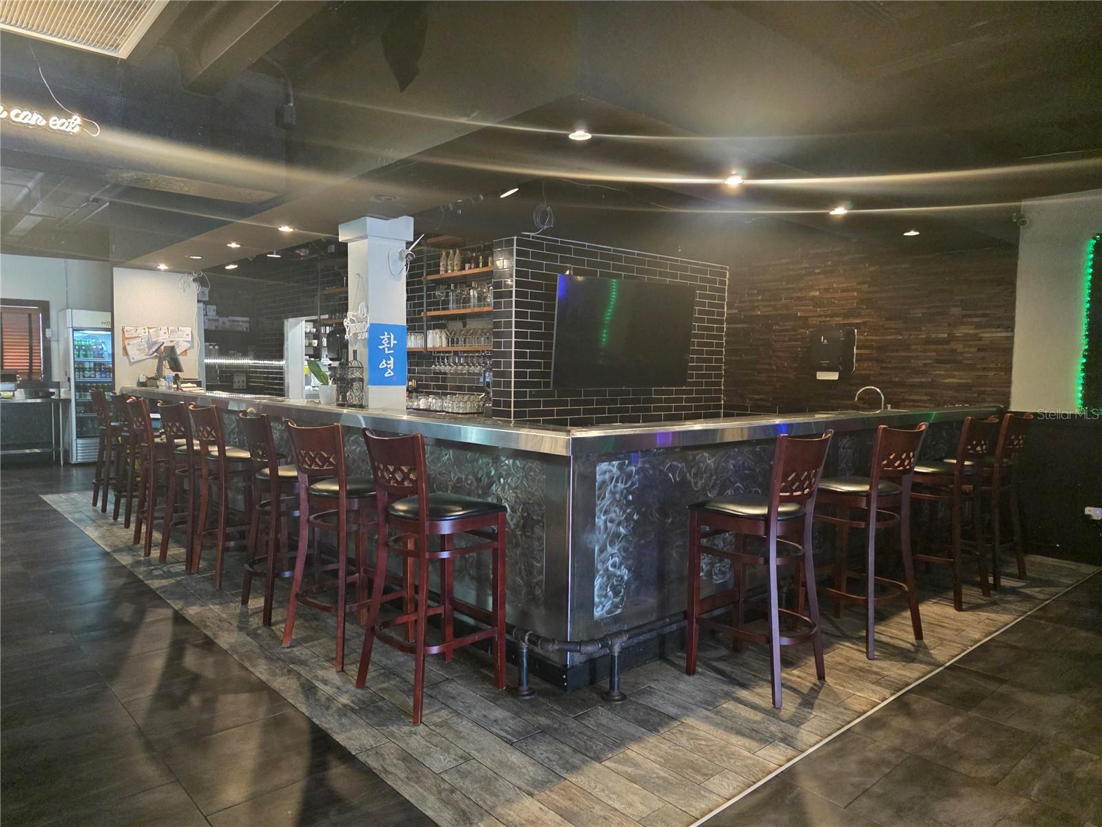 Image 9 of 11 For 5101 Colonial Drive