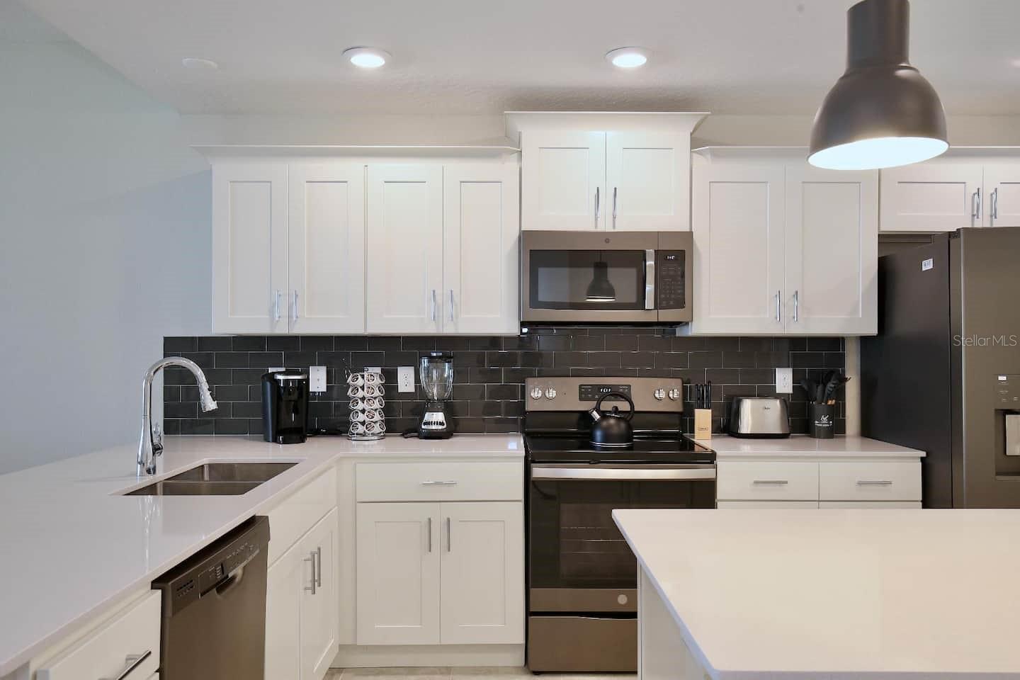 Image 17 of 39 For 3150 Paradox Circle 305