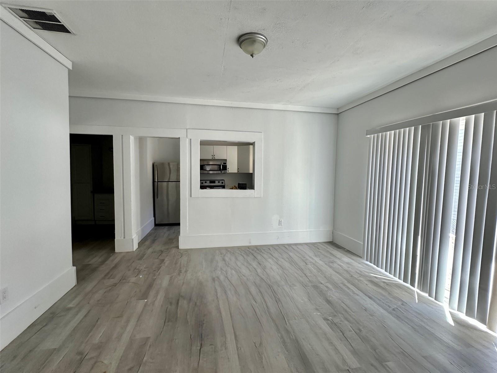 Image 4 of 17 For 611 Sanford Avenue