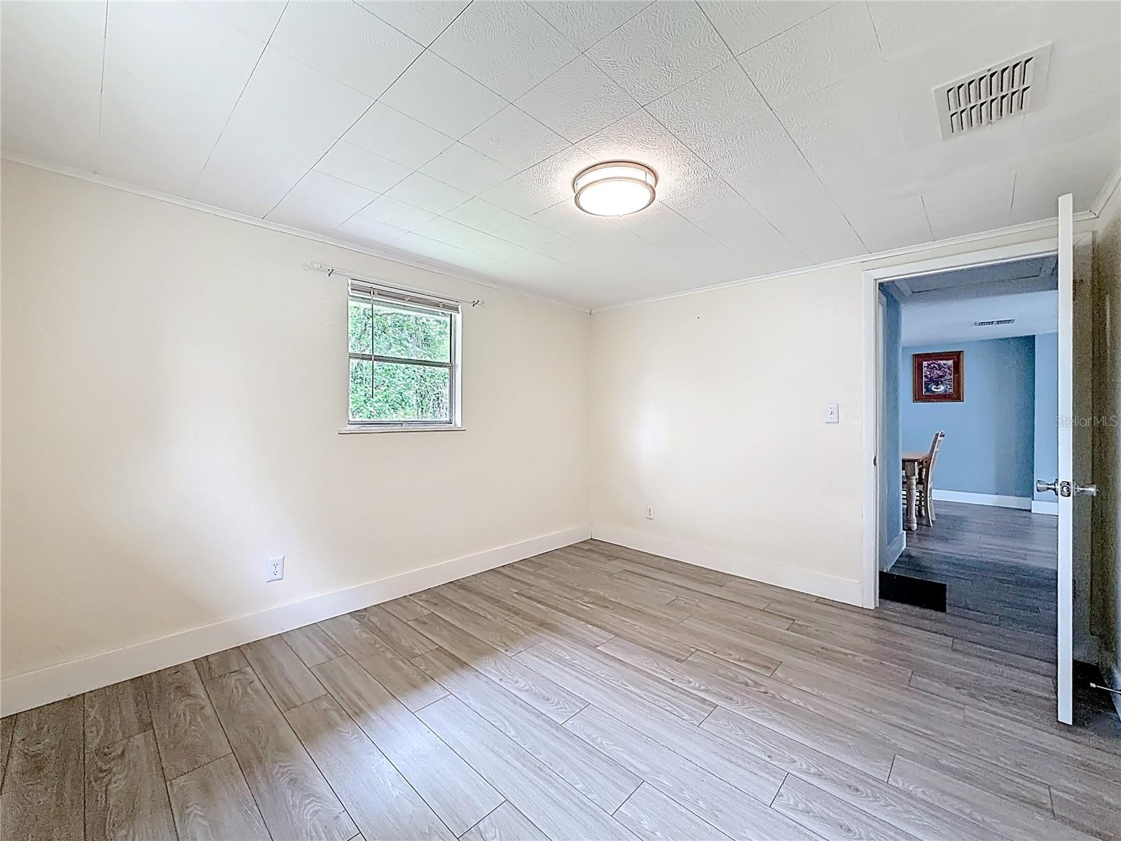 Image 15 of 56 For 544 Mercury Avenue