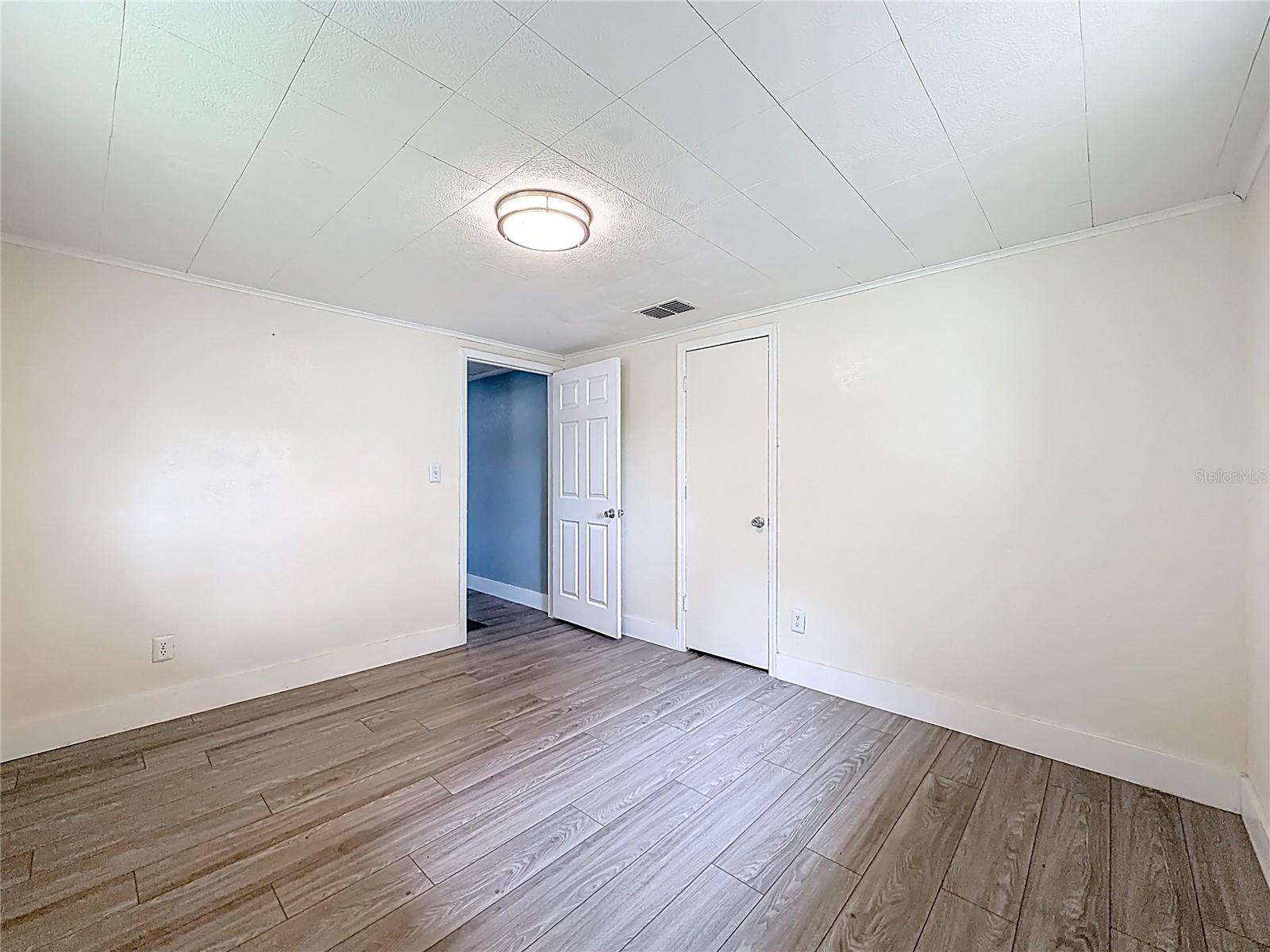 Image 19 of 56 For 544 Mercury Avenue