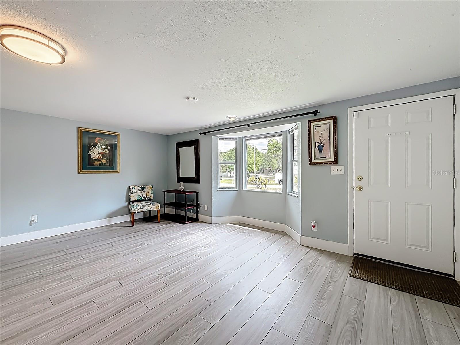 Image 23 of 56 For 544 Mercury Avenue