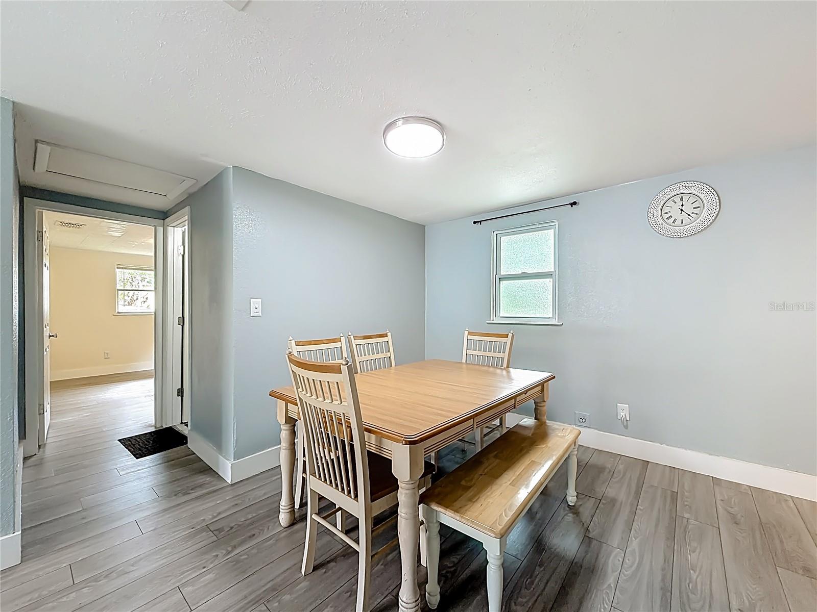 Image 25 of 56 For 544 Mercury Avenue