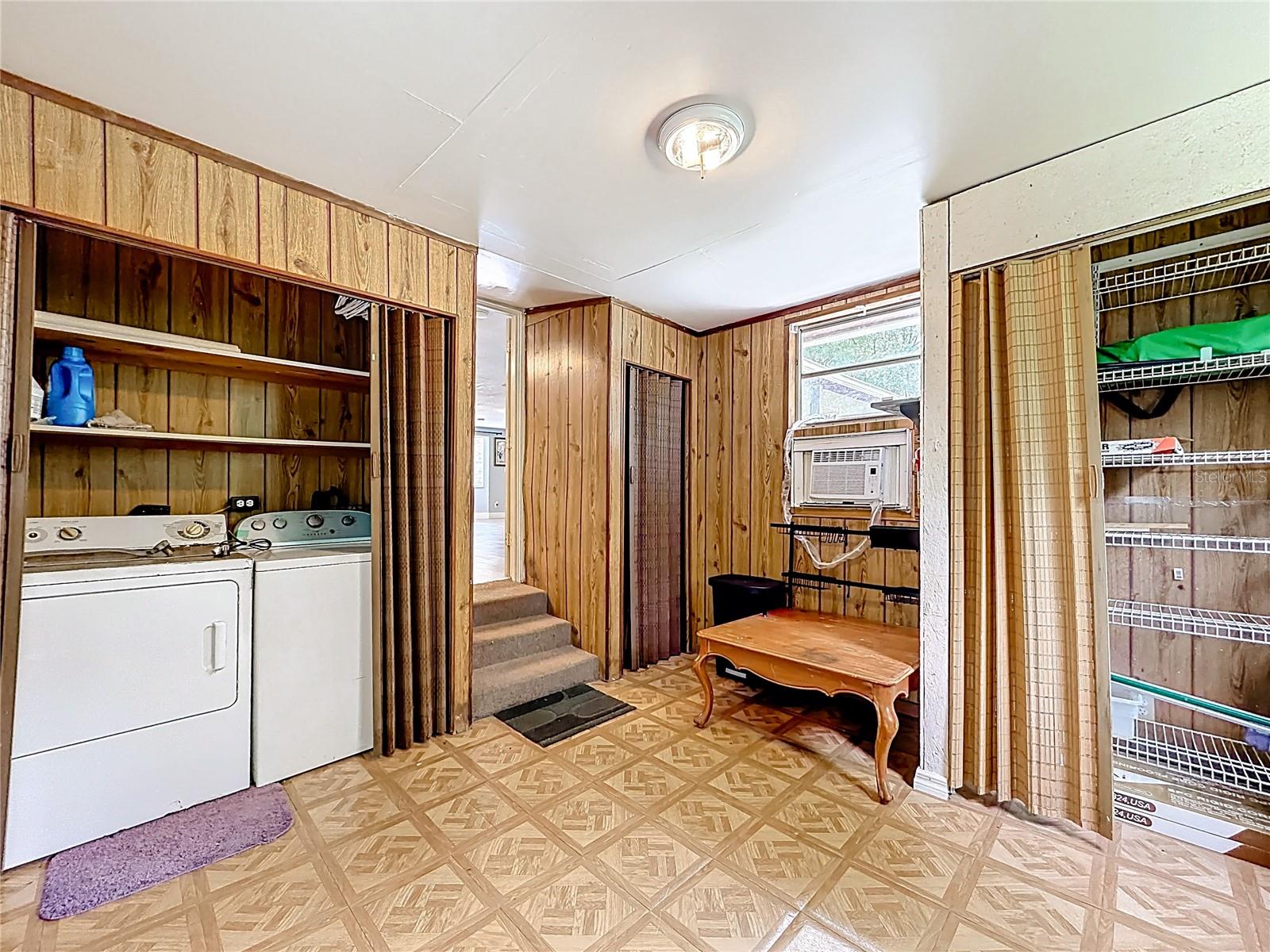 Image 27 of 56 For 544 Mercury Avenue