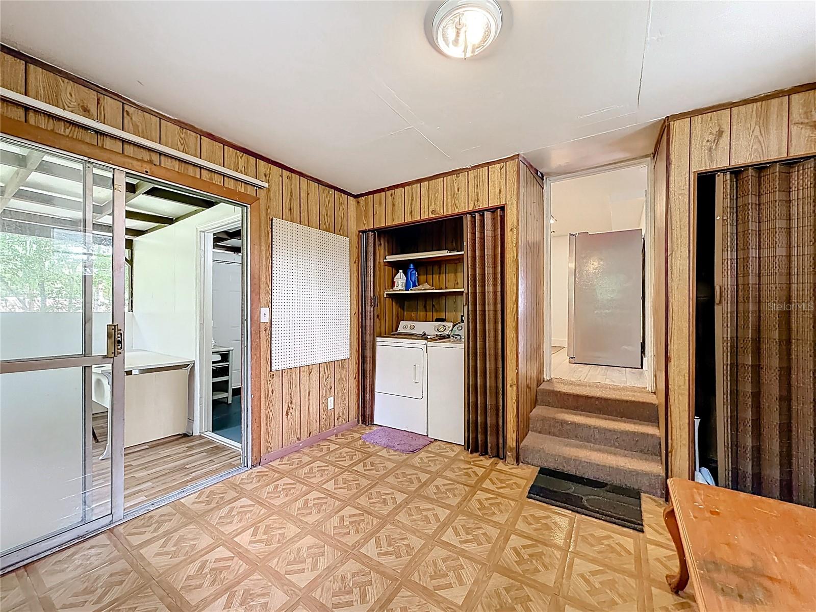 Image 29 of 56 For 544 Mercury Avenue