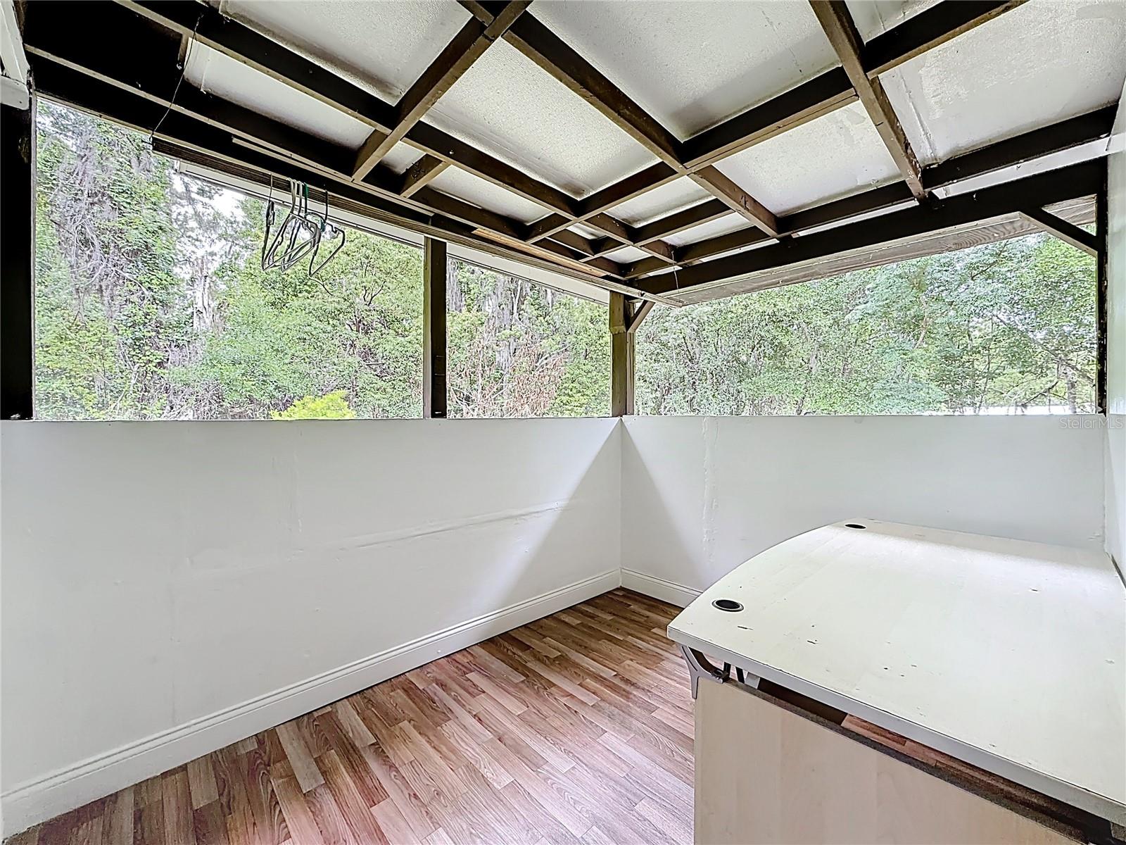 Image 31 of 56 For 544 Mercury Avenue