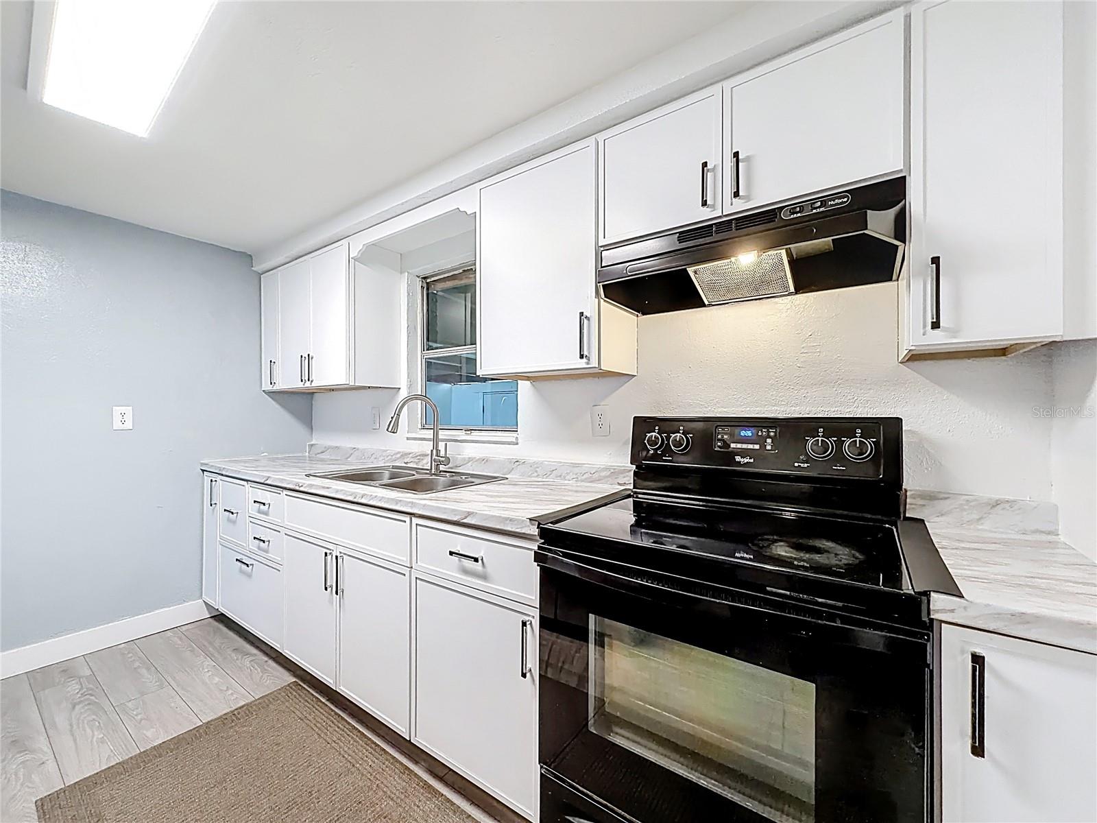 Image 8 of 56 For 544 Mercury Avenue