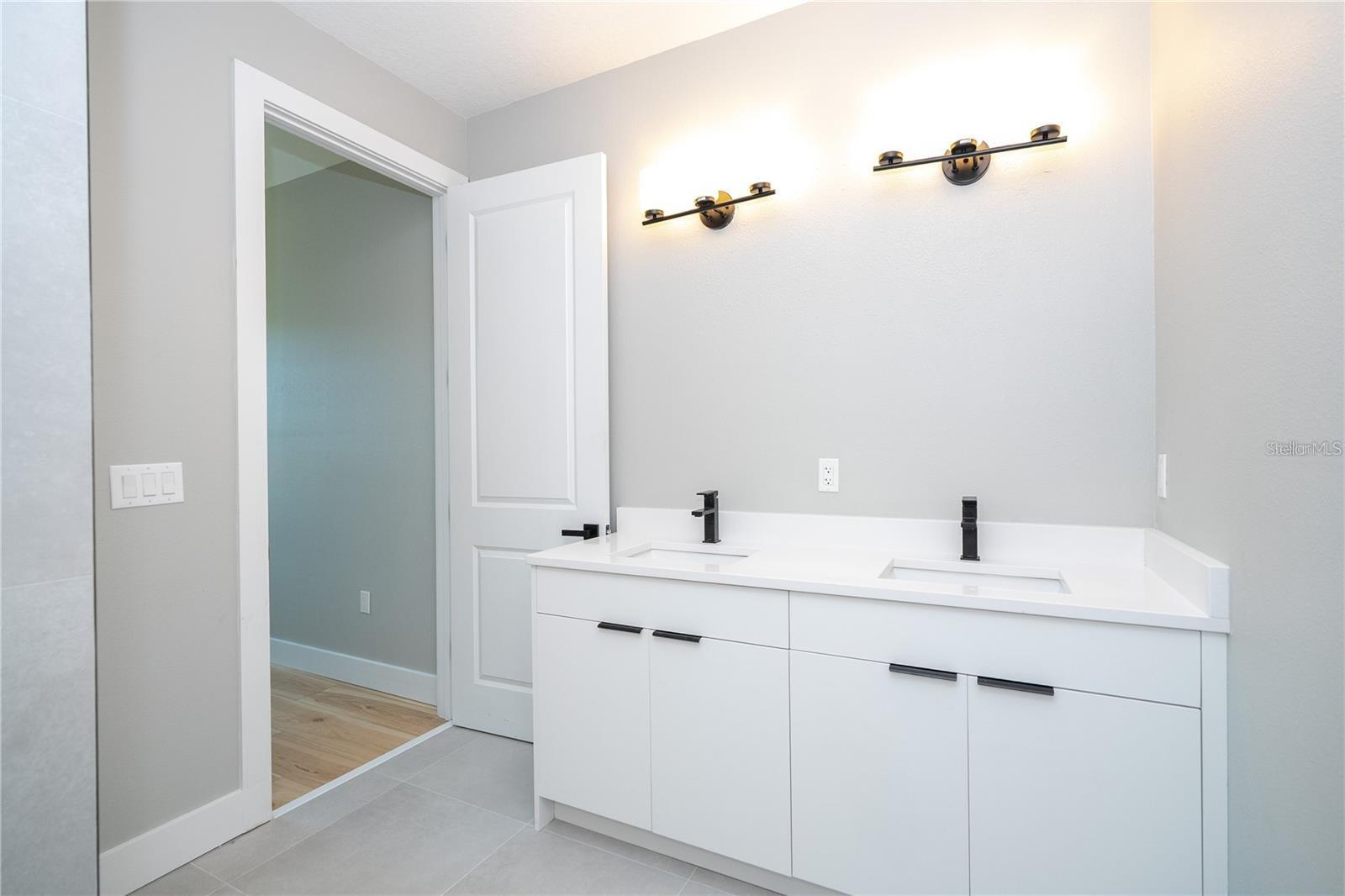 Image 30 of 53 For 49 Santa Fe Street