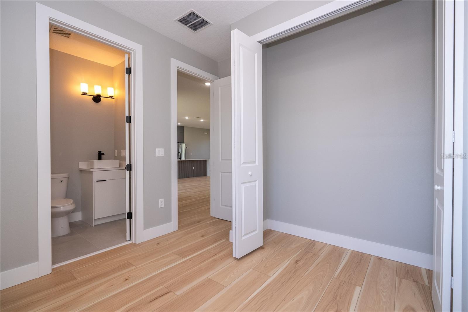 Image 37 of 53 For 49 Santa Fe Street