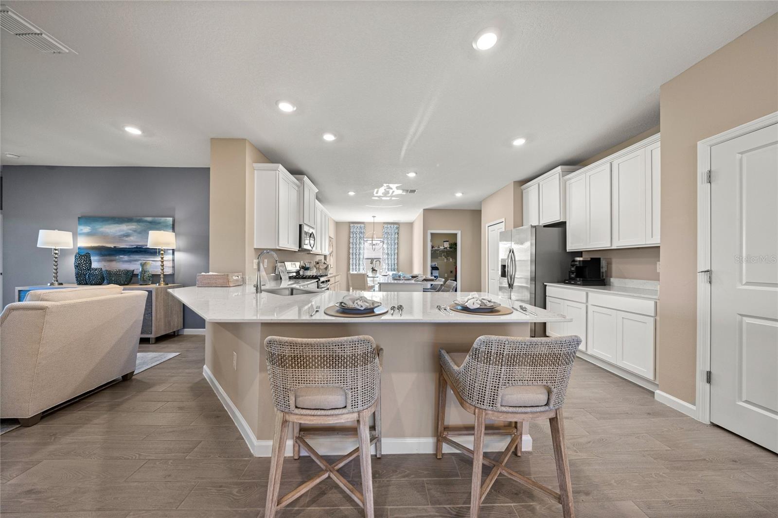 Image 9 of 21 For 14204 Convergence Boulevard