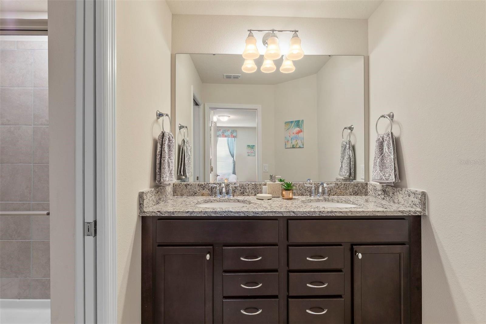 Image 18 of 35 For 7195 Oakmoss Loop