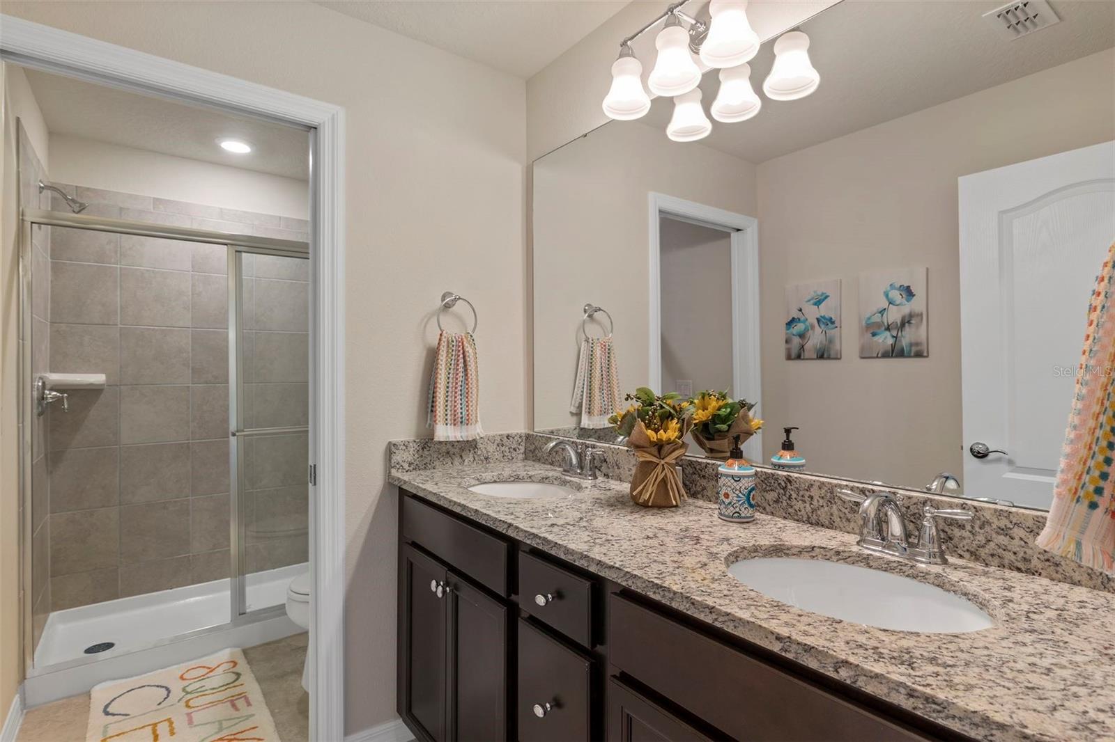 Image 24 of 35 For 7195 Oakmoss Loop