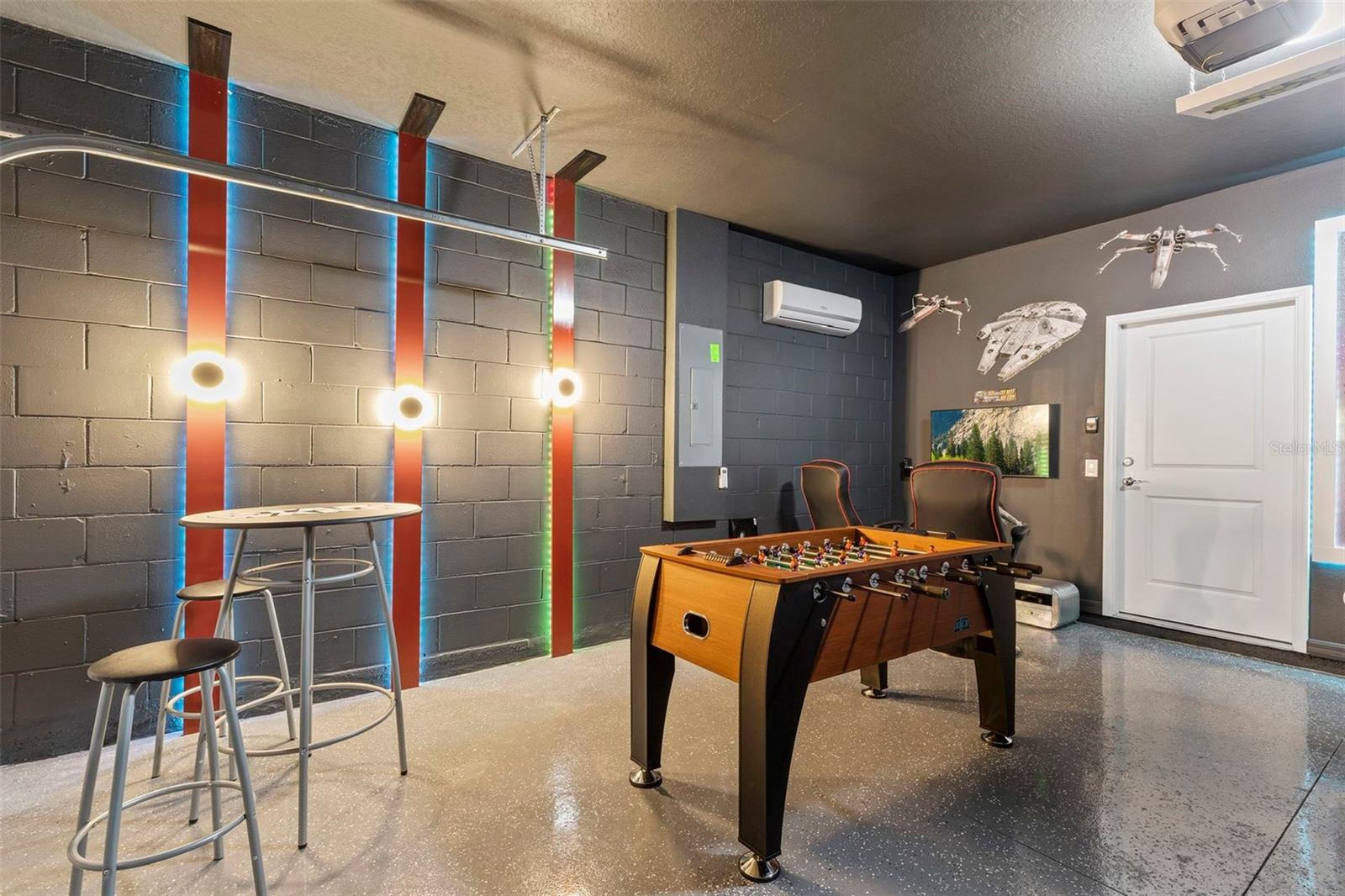 Image 29 of 35 For 7195 Oakmoss Loop