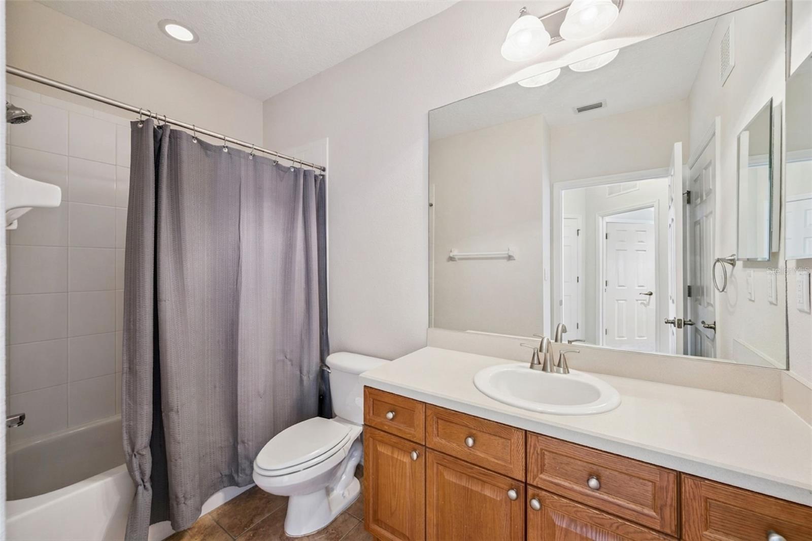 Image 17 of 34 For 8179 Maritime Flag Street 101