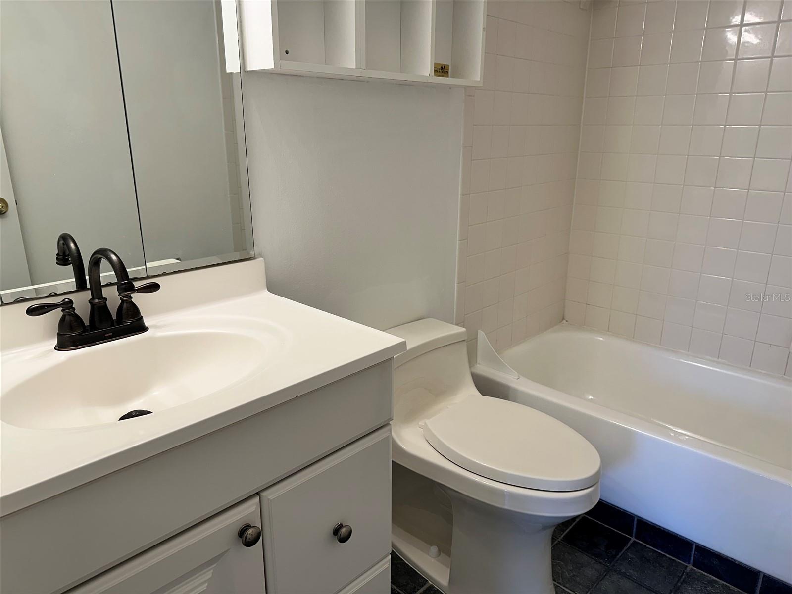 Image 12 of 16 For 946 Lake Destiny Road E