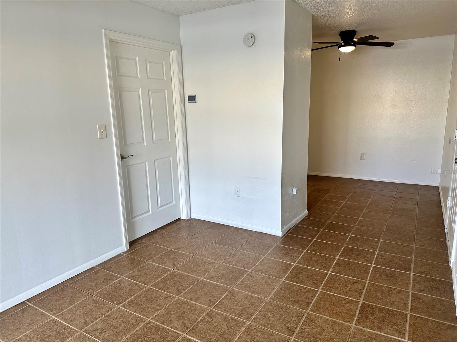 Image 3 of 16 For 946 Lake Destiny Road E