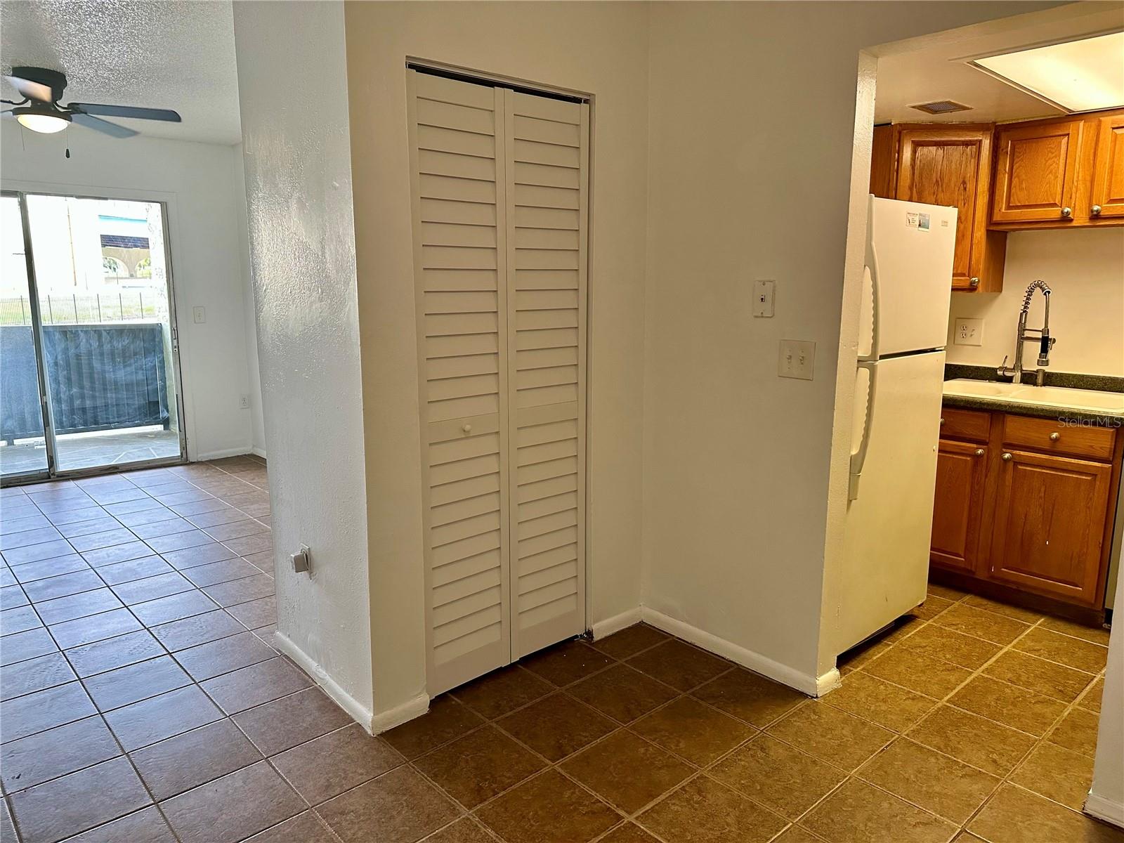 Image 4 of 16 For 946 Lake Destiny Road E