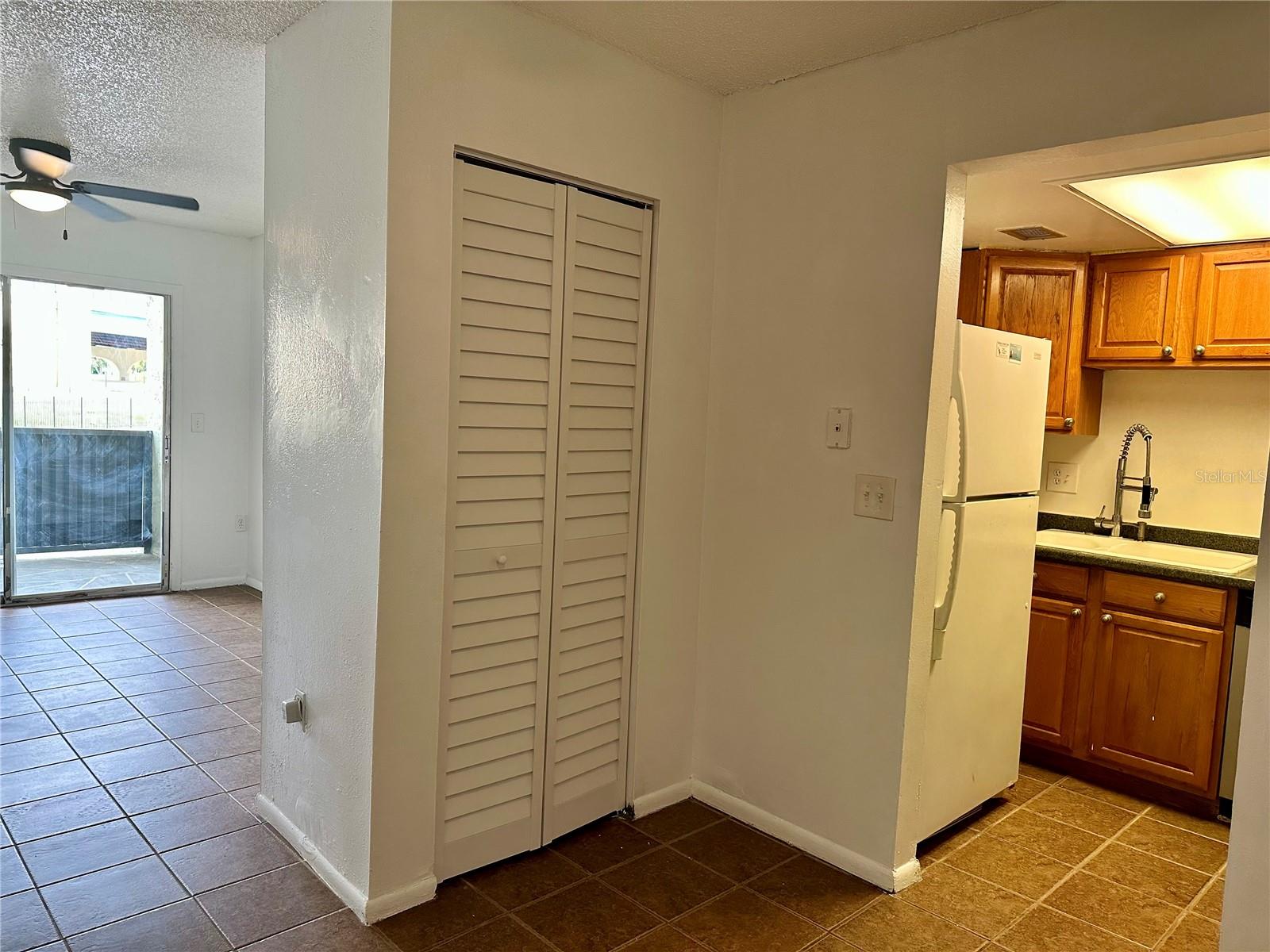 Image 7 of 16 For 946 Lake Destiny Road E