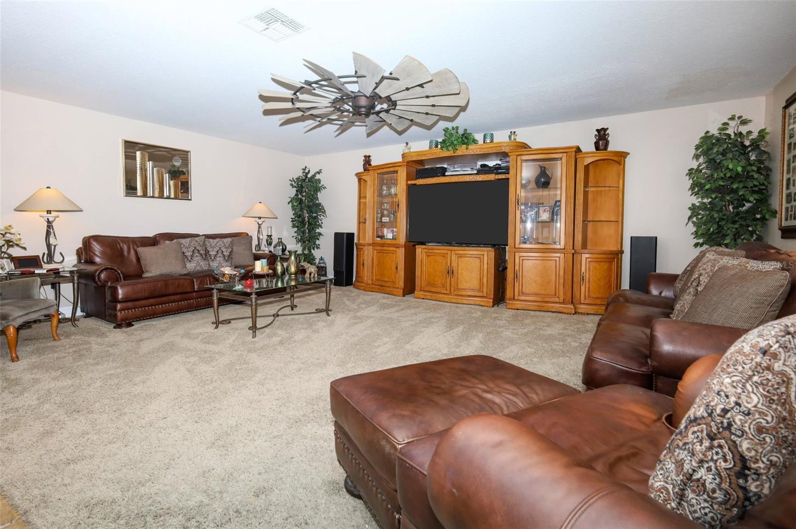 Image 15 of 42 For 210 Pinefield Drive