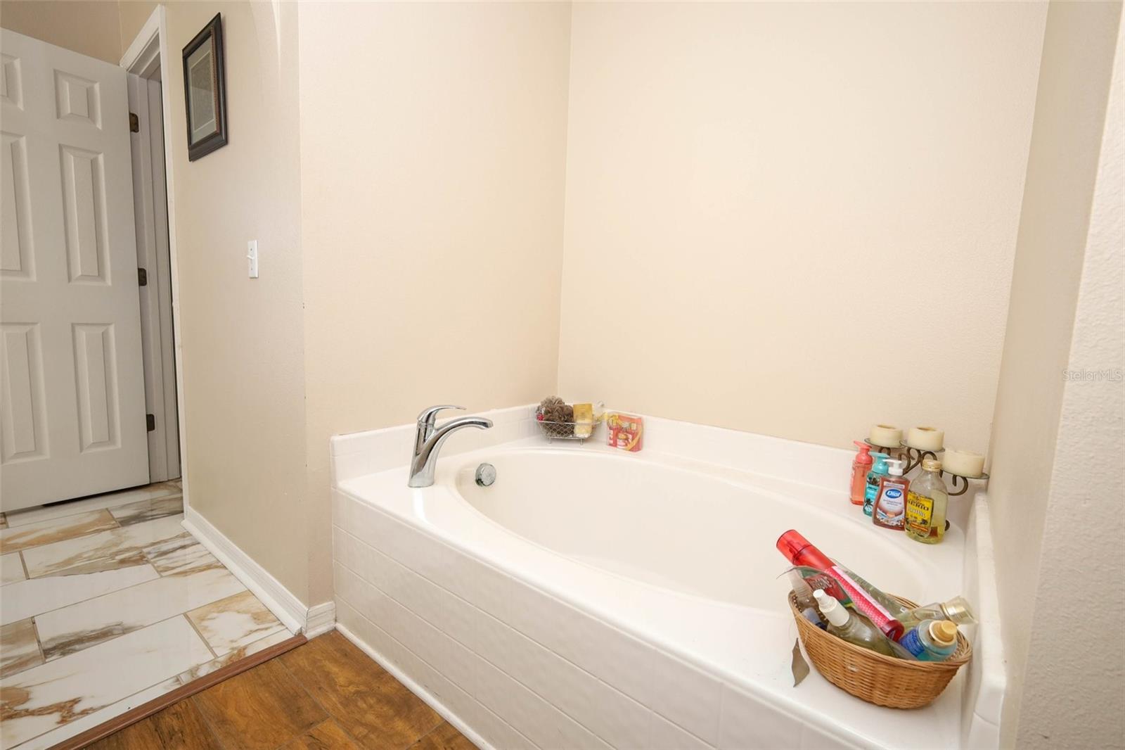 Image 29 of 42 For 210 Pinefield Drive