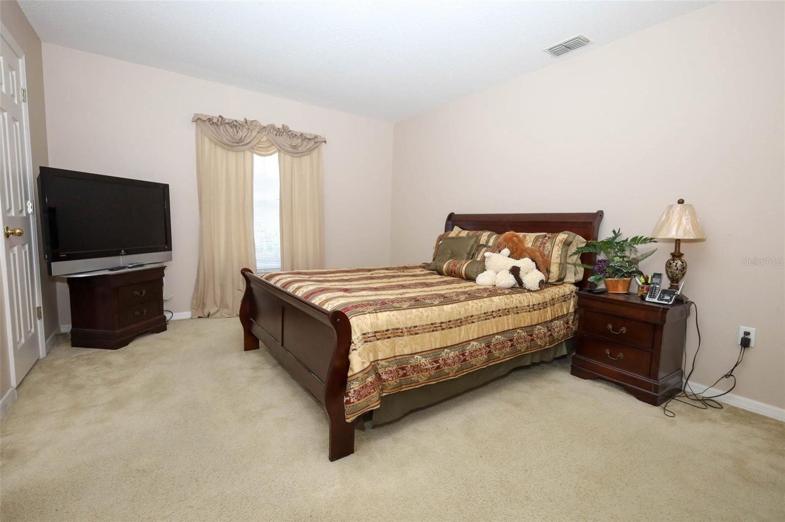 Image 30 of 42 For 210 Pinefield Drive